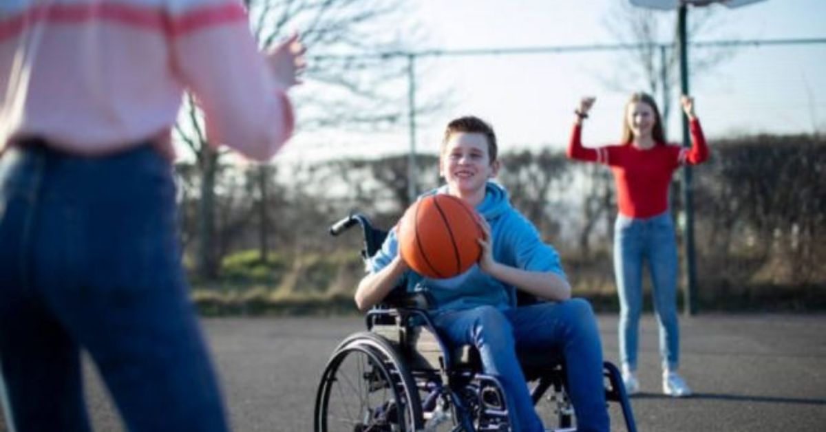 Cómo fomentar el deporte inclusivo en colegios de la mano de Sanitas